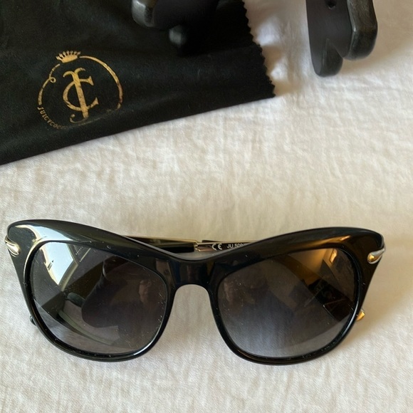 Juicy Couture: Black Wayfarer Sunglasses- Gray- case & cloth-
scratch & mark - Picture 10 of 16